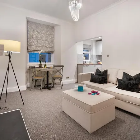 Courtyard * ボウネス＝オン＝ウィンダミア