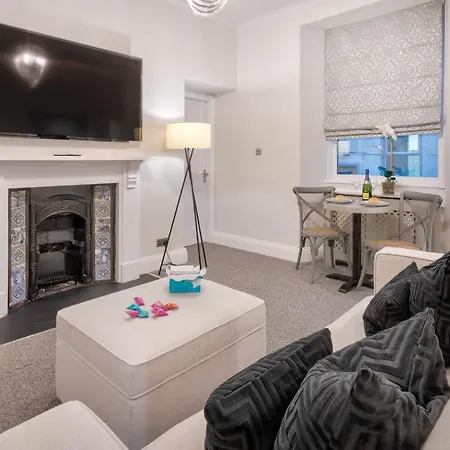 Courtyard アパート