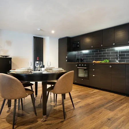 Courtyard * Bowness-on-Windermere